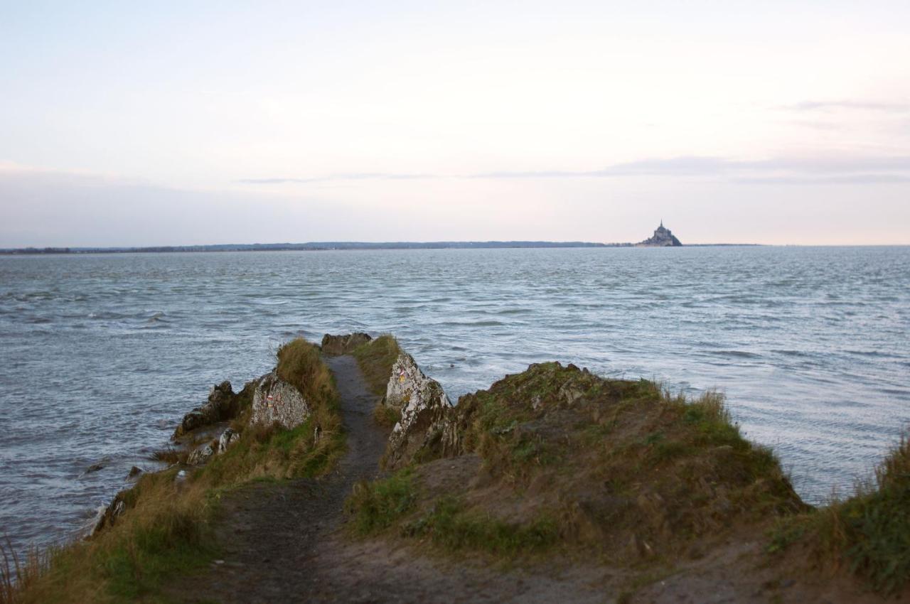 Charmante Maison De Pecheur En Baie Du Mont Saint Michel Genêts Eksteriør billede