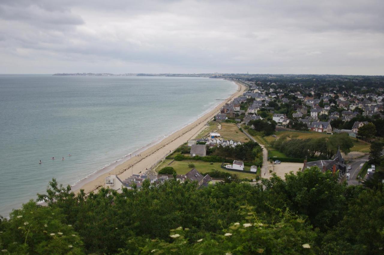 Charmante Maison De Pecheur En Baie Du Mont Saint Michel Genêts Eksteriør billede
